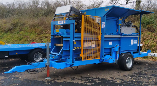 Presse de reconditionnement du fourrage vrac